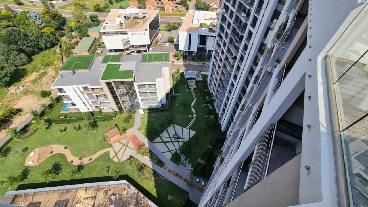 519 Menlyn Maine Trilogy Pretoria Exterior foto