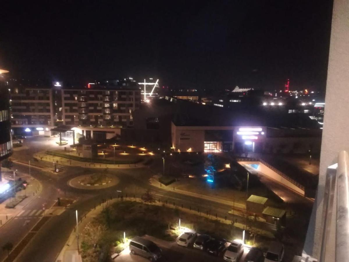 519 Menlyn Maine Trilogy Pretoria Exterior foto
