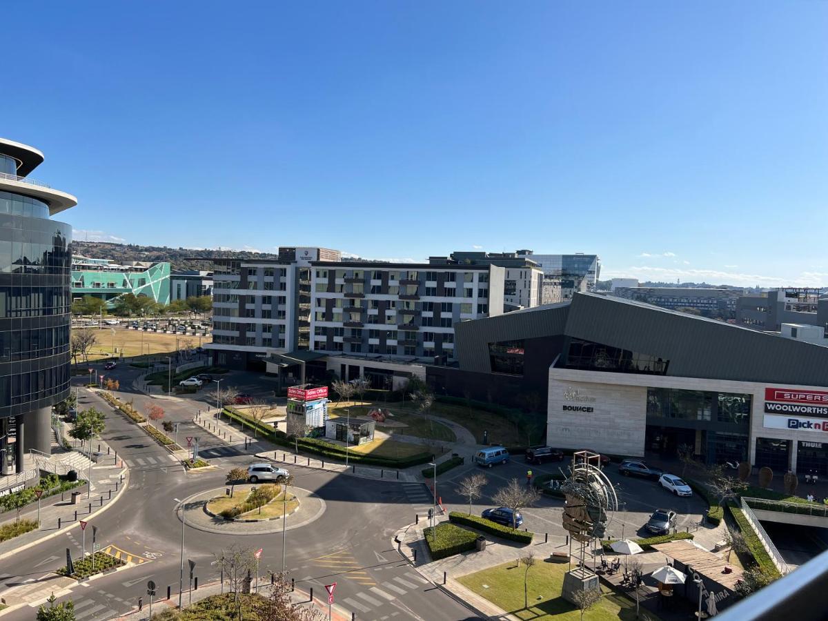519 Menlyn Maine Trilogy Pretoria Exterior foto